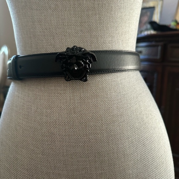 Versace Black Leather Belt with Medusa Buckle size 85 - Picture 1 of 2